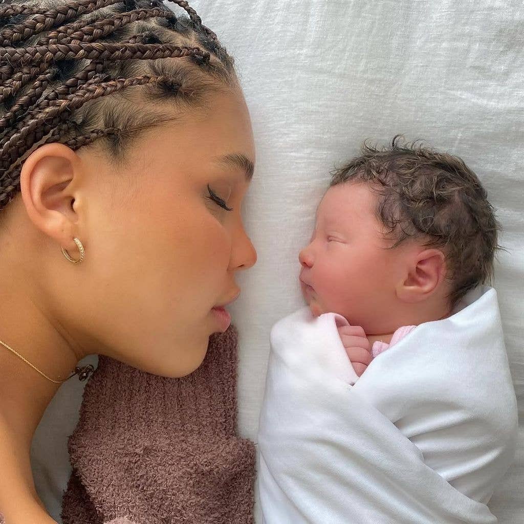 Nara Smith and her daughter Rumble Honey, shared via Instagram