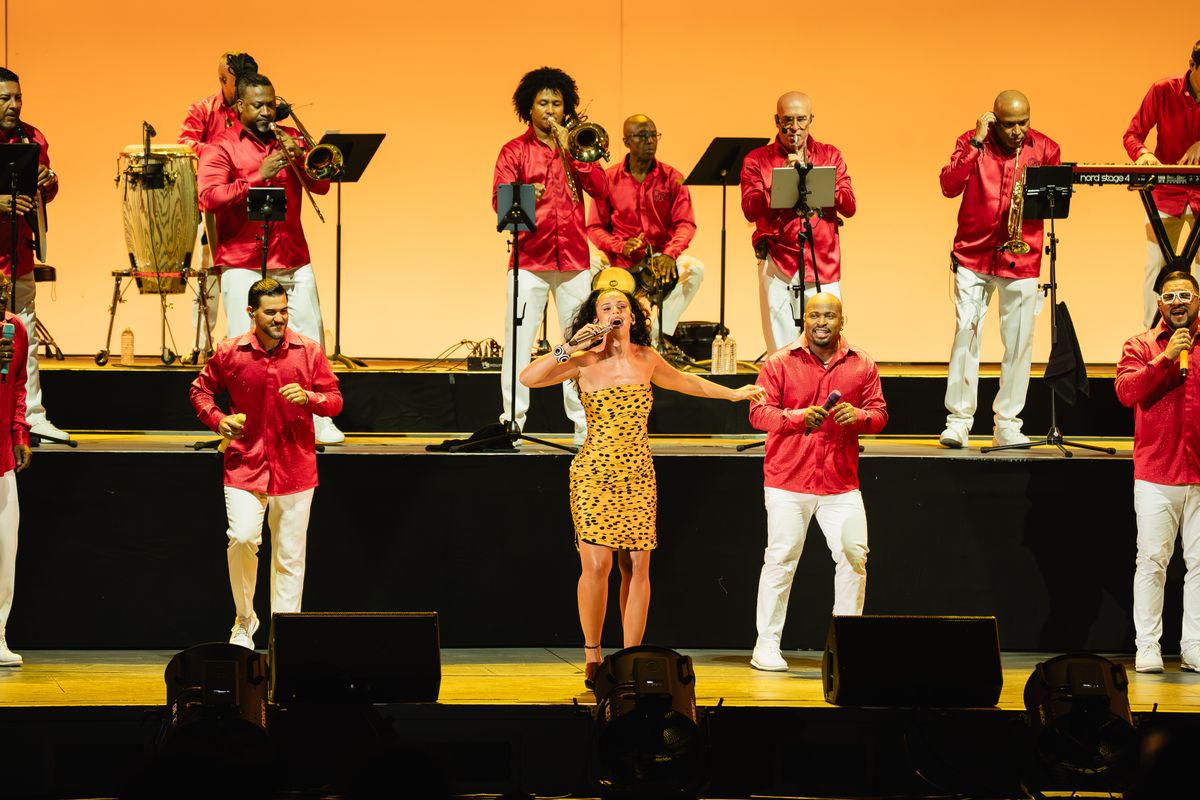Nathy Peluso performs "Como en el Idilio" during Salsa Night at the Hollywood Bowl.