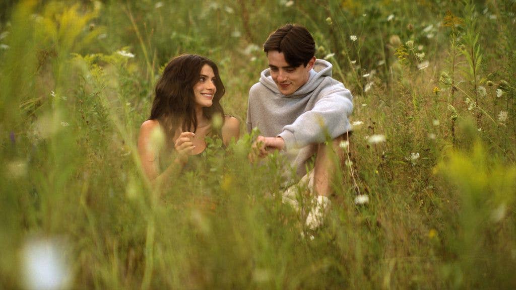Annie Jacobson (Ella Rubin), Rory (Daniel Quinn-Toye) in Sterling Point