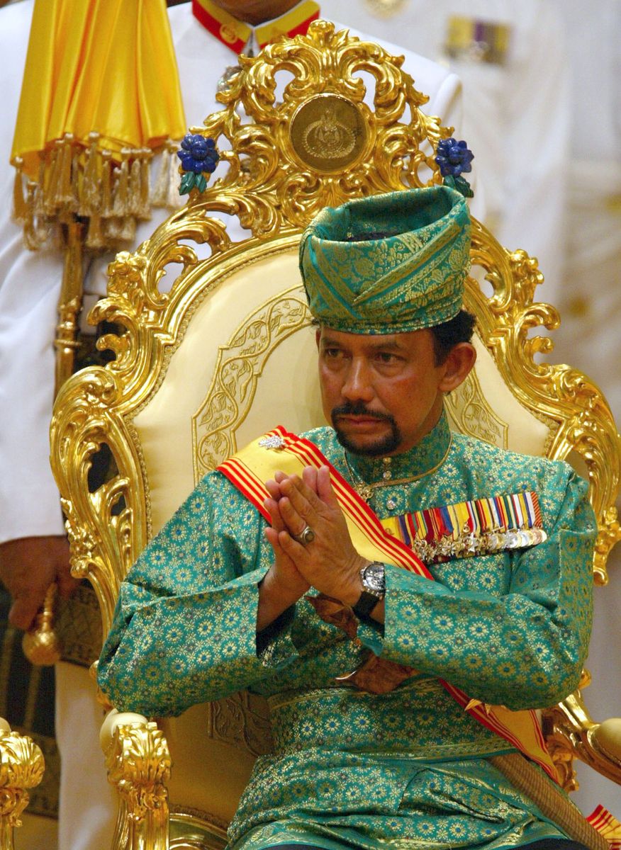 The Sultan of Brunei attends the powdering ceromony of his son at The Sultans Palace Diraja September 5, 2004 