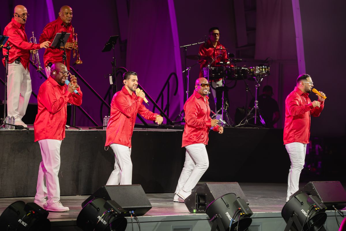 Nathy Peluso and Grupo Niche celebrate salsa during a sold-out night at the Hollywood Bowl in Los Angeles.