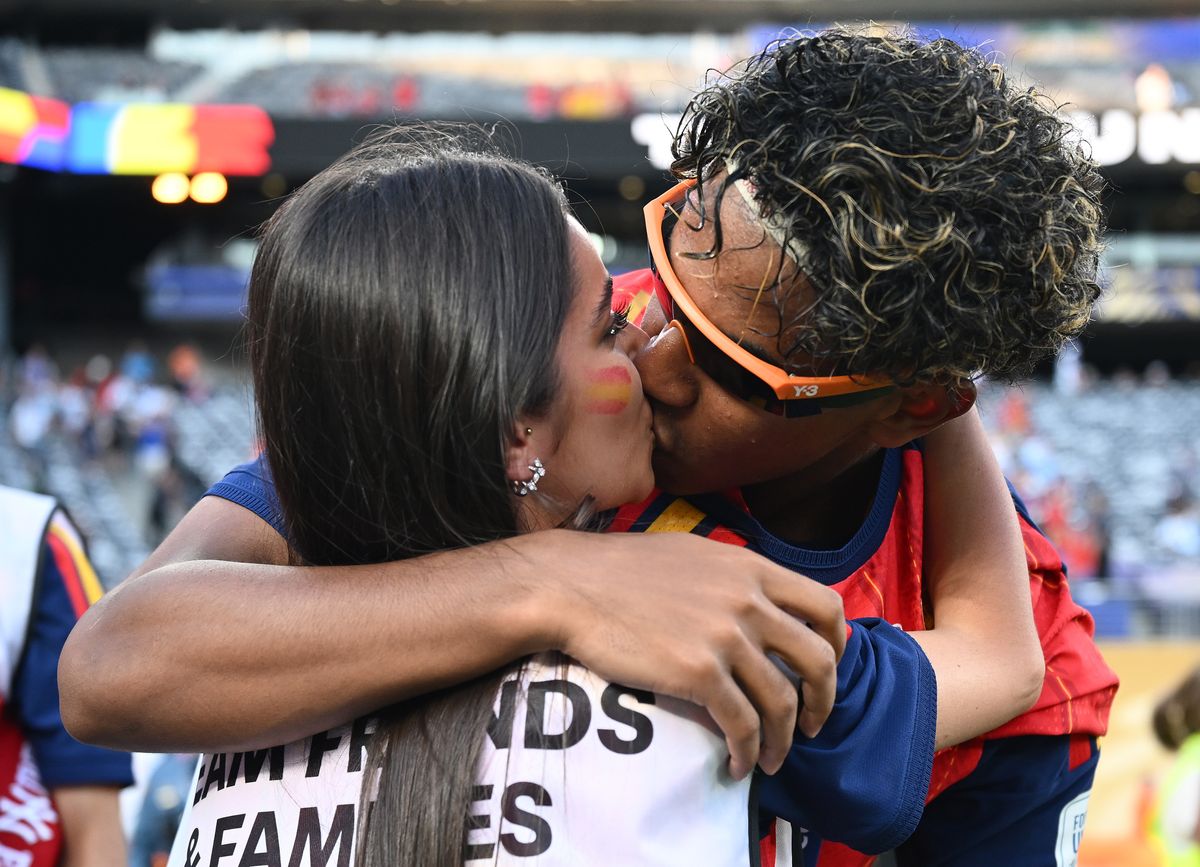 Lamine Yamal #19 of Spain celebrates with his girlfriend Ines Garcia after the team's victory following the FIFA World Cup 2026 Final match