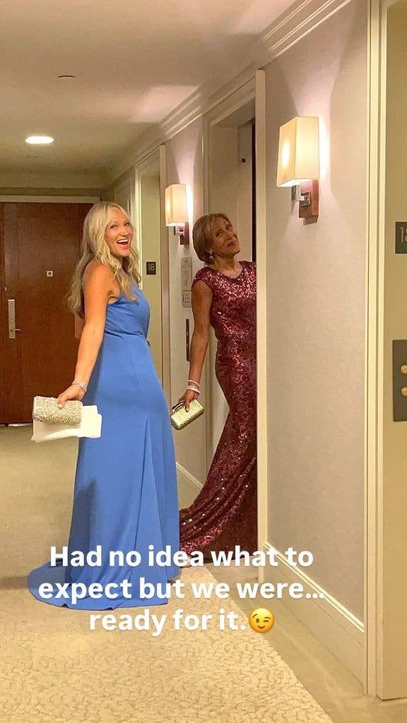 Another picture of Robin and Amber on their way to Madison Square Garden for Taylor and Travis' wedding