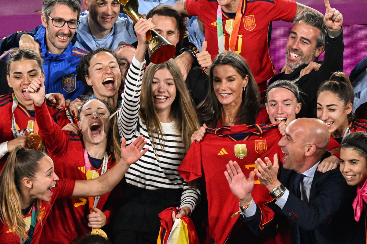 Infanta Sofia and Queen Letizia celebrate with Spain's players after winning the Australia and New Zealand 2023 Women's World Cup final 