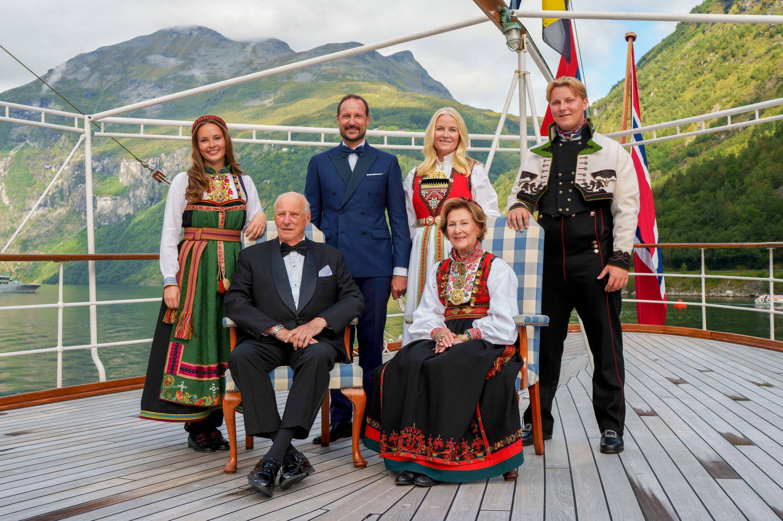 King Harald, Queen Sonja, now-King Haakon, and now Queen Mette-Marit, Crown Princess Ingrid Alexandra and Prince Sverre Magnus the day of the royal wedding in 2024