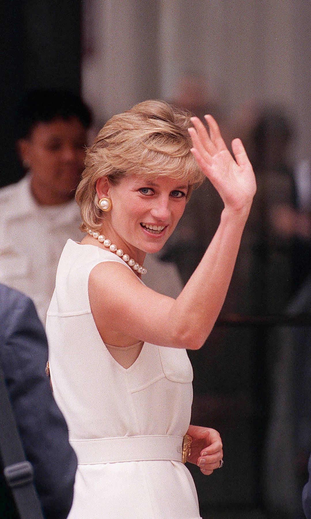 Princess Diana leaves the Drake Hotel in Chicago on June 6, 1996, following a visit to the city.
