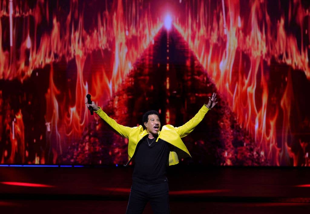 Lionel Richie performs on stage at The Muny in St. Louis on Saturday, Aug. 29, 2026.