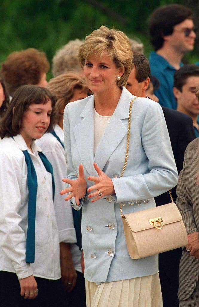 Diana Princess Of Wales In Argentina Visiting Gaiman, Patagonia
