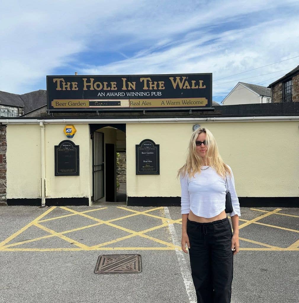 The mother-of-one also shared a series of fabulous looks from her time away