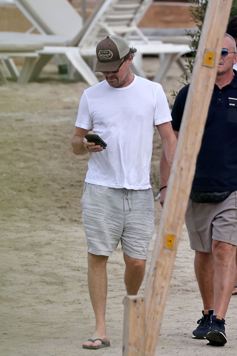 Leonardo DiCaprio leaves El Chiringuito in Ibiza after a relaxed dinner with friends.