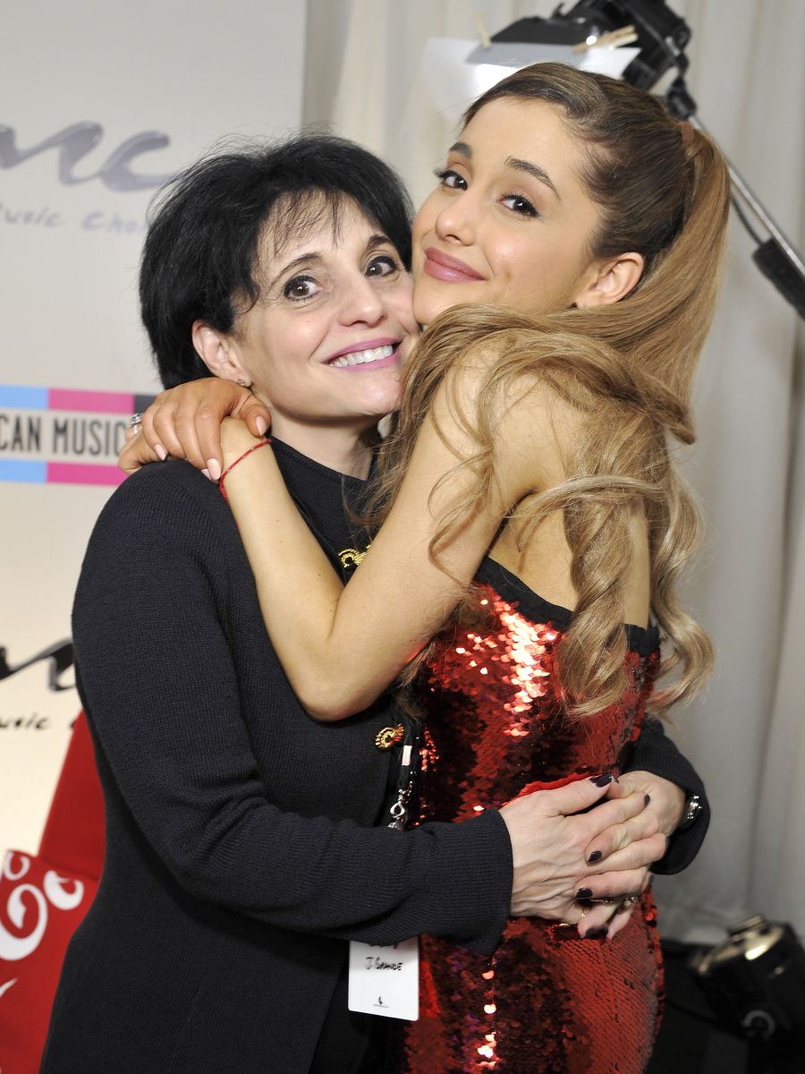 Ariana and Joan have long been one of pop music's favorite mother-daughter duos