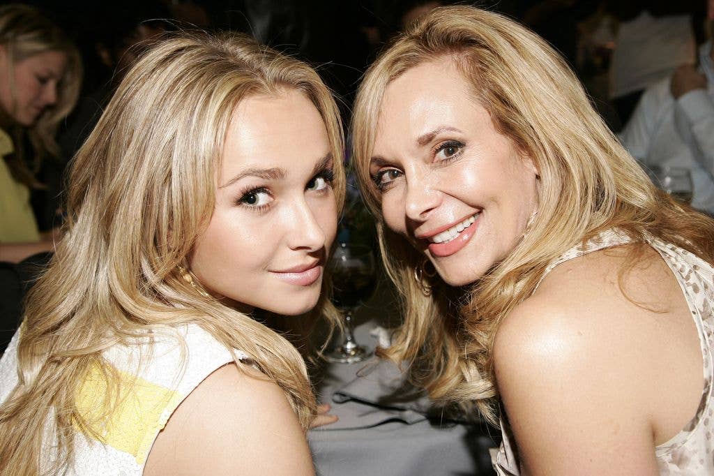 hayden panettiere mother lesley vogel smiling