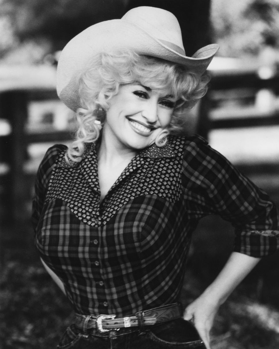 American actress, singer and songwriter Dolly Parton, circa 1975.
