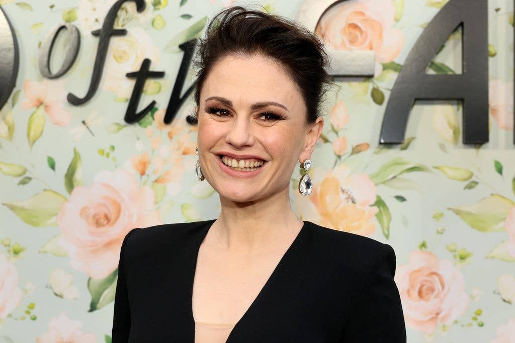 Anna Paquin attends the world premiere of Peacock's "A Friend of the Family" in 2022.