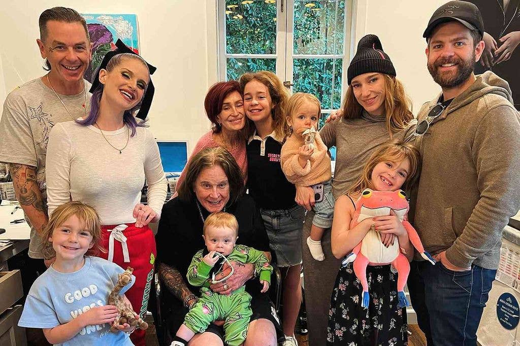 Ozzy Osbourne (4L) with wife Sharon, kids Kelly and Jack and their partners, and 5 grandchildren in 2025