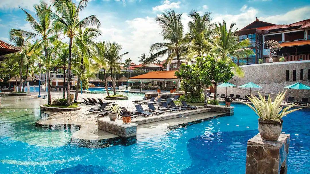 pool of hard rock hotel in bali
