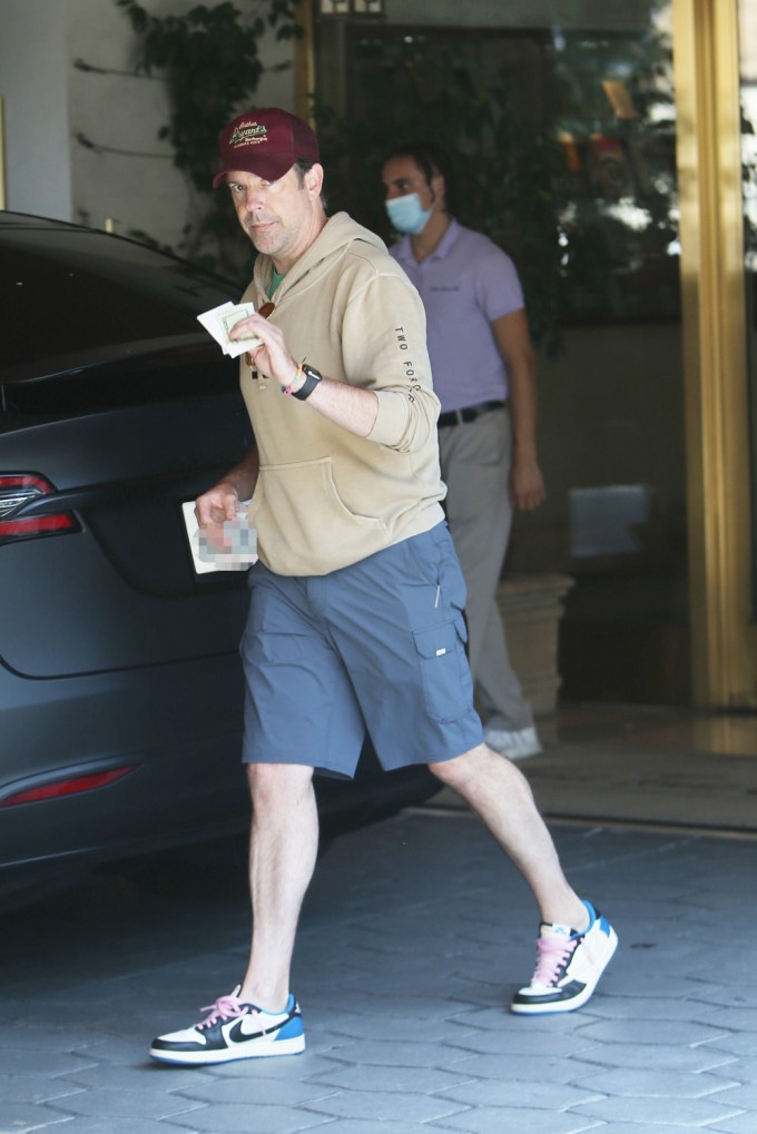 Jason Sudeikis Leaves Sunset Tower Hotel
