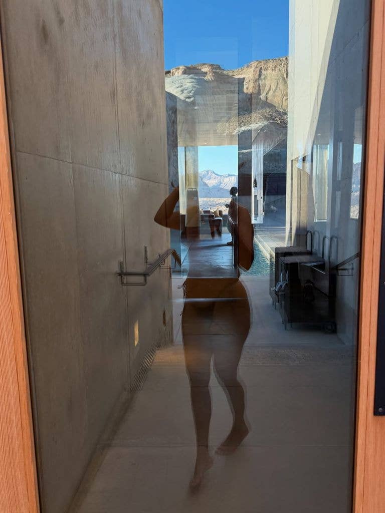 Kourtney showing the luxurious  setting for the family holiday