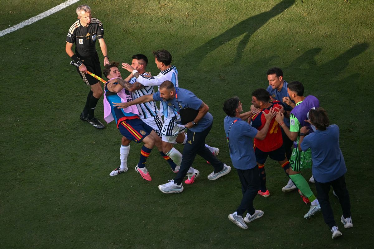 Spain and Argentina players are involved in a scuffle after Spain won the 2026 World Cup football tournament final match between Spain and Argentina at the New York/New Jersey Stadium in East Rutherford on July 19, 2026.  (Photo by MAURO PIMENTEL / AFP via Getty Images) 