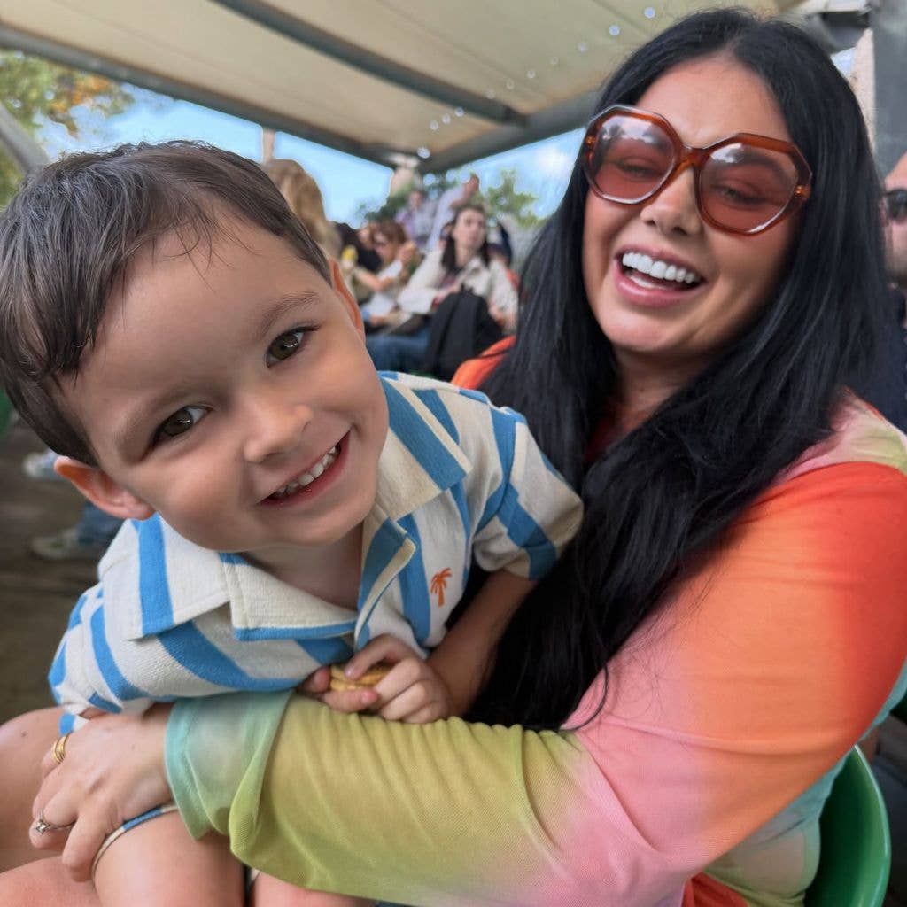 Scarlett with her son Jude