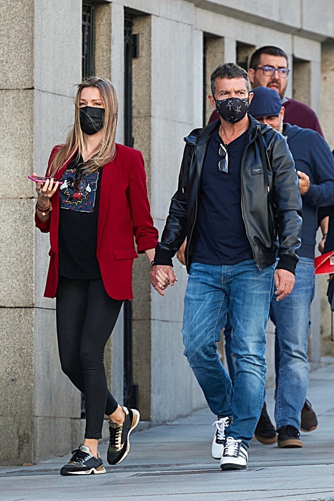 Antonio Banderas & GF Nicole Kimpel hold hands in Spain