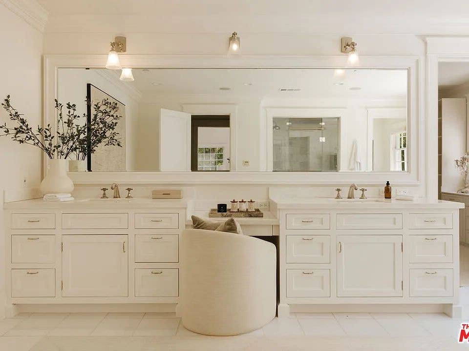 Sarah Michelle Gellar and Freddie Prinze Jr.'s Los Angeles home