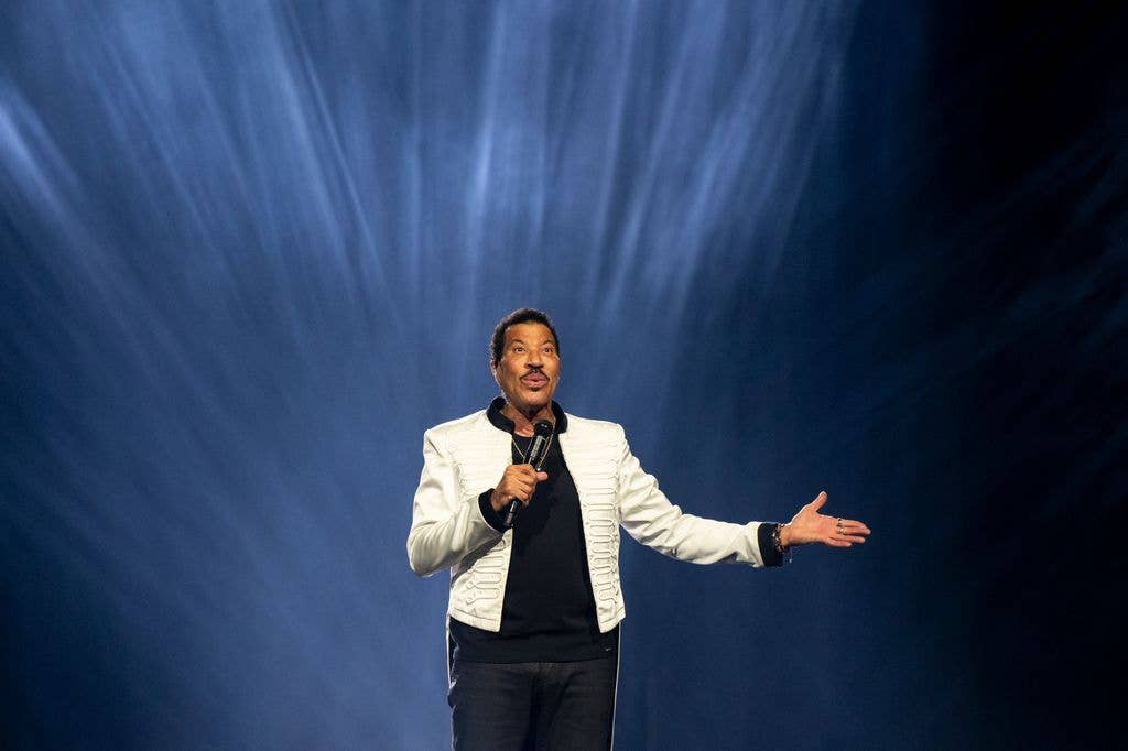 Lionel Richie performs on stage at Movistar Arena