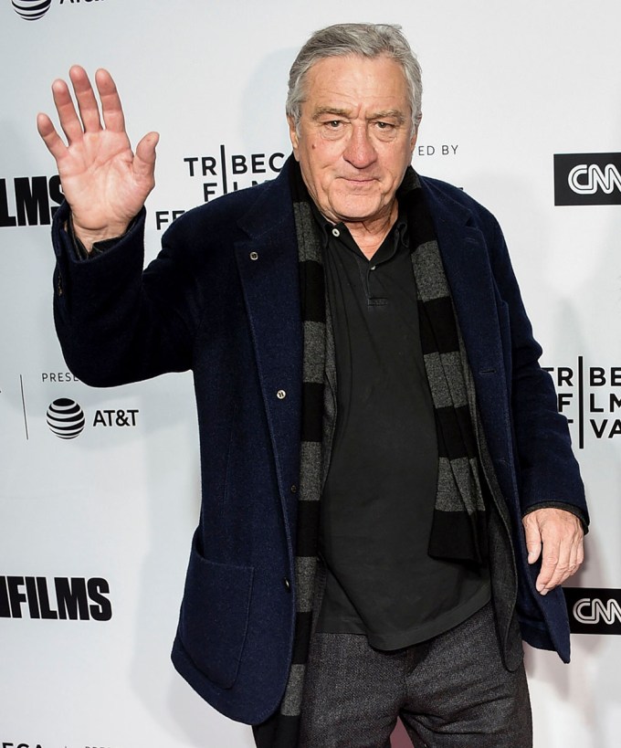 Robert De Niro waves