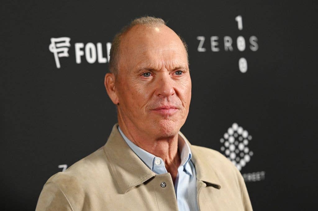 michael keaton biege jacket