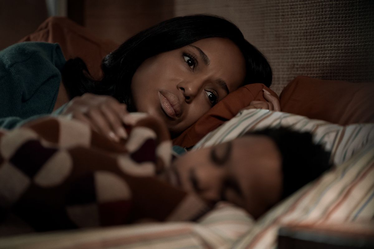 ANIMALS. (L to R) Kerry Washington as Abigail and Chris topher Woodley as Denny in Animals. Cr. Warrick Page/Netflix Â© 2026.