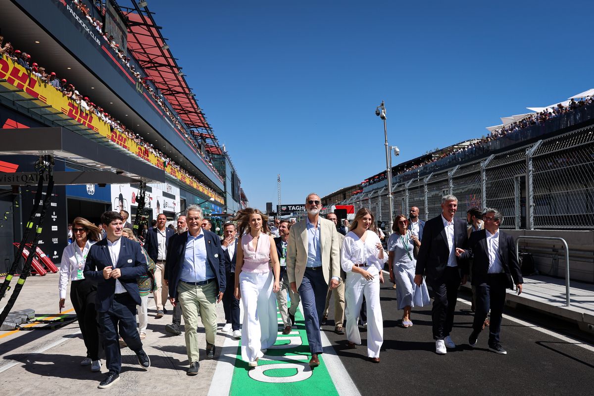 Princess Leonor, Infanta Sofía and King Felipe learn about the Formula 1 Safety Car during a behind-the-scenes visit.