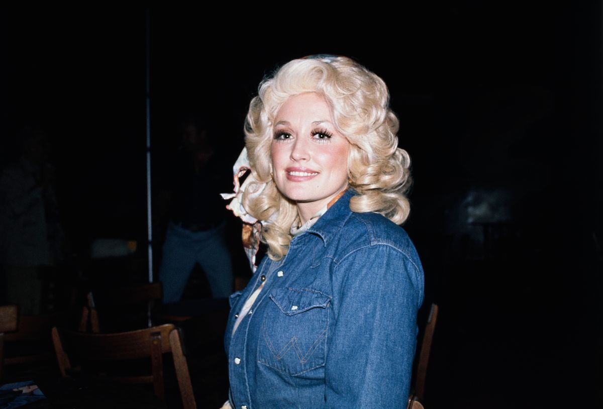 Emmys tribute Dolly Parton's legacy with Reba McEntire tribute