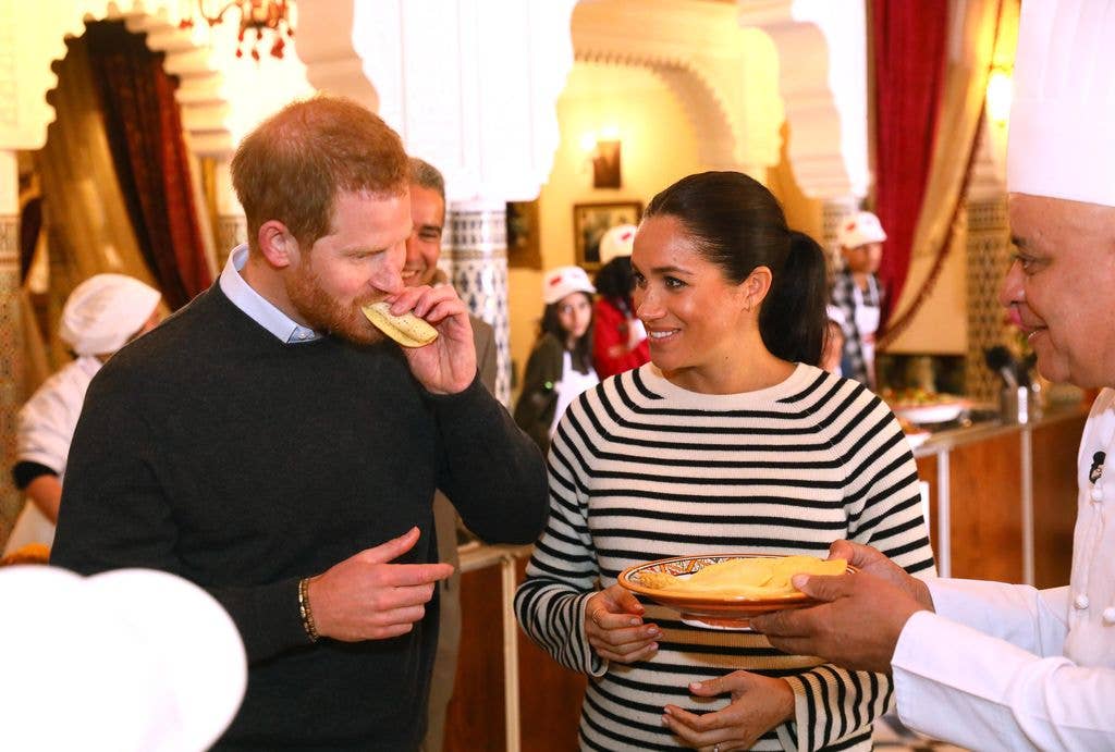 meghan markle prinec harry eating