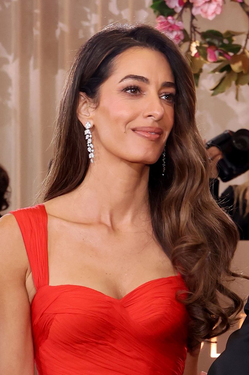  Amal Clooney at the 83rd Annual Golden Globe Awards.