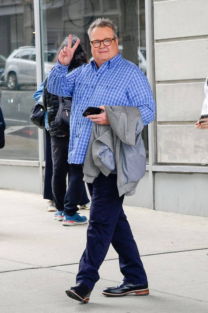 eric stonestreet walking