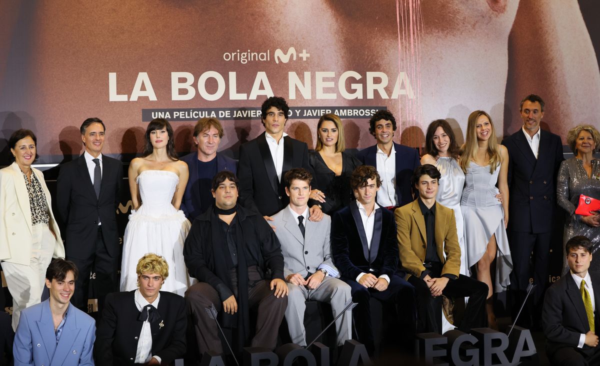 Javier Ambrossi, Javier Calvo, and the cast of La Bola Negra at the film's screening during the San Sebastian International Film Festival
