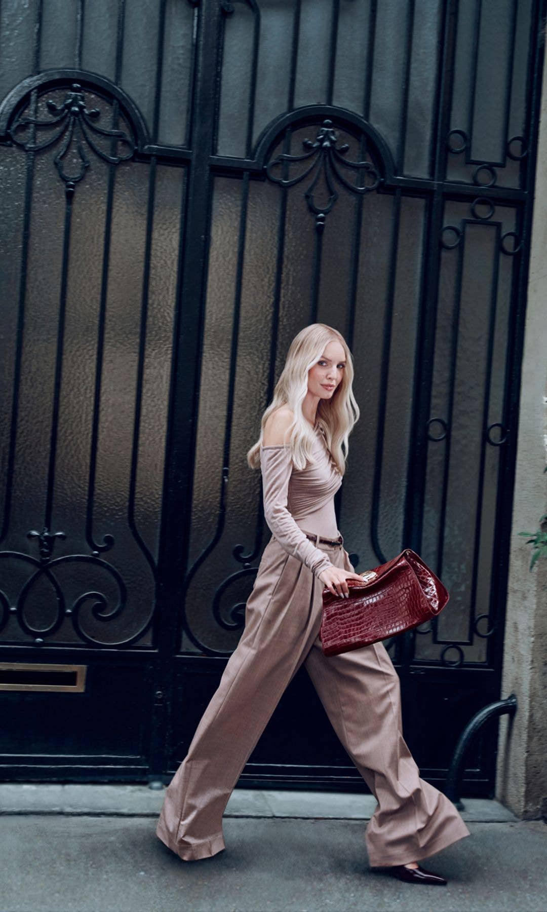 leonie hanne posing for guess campaign