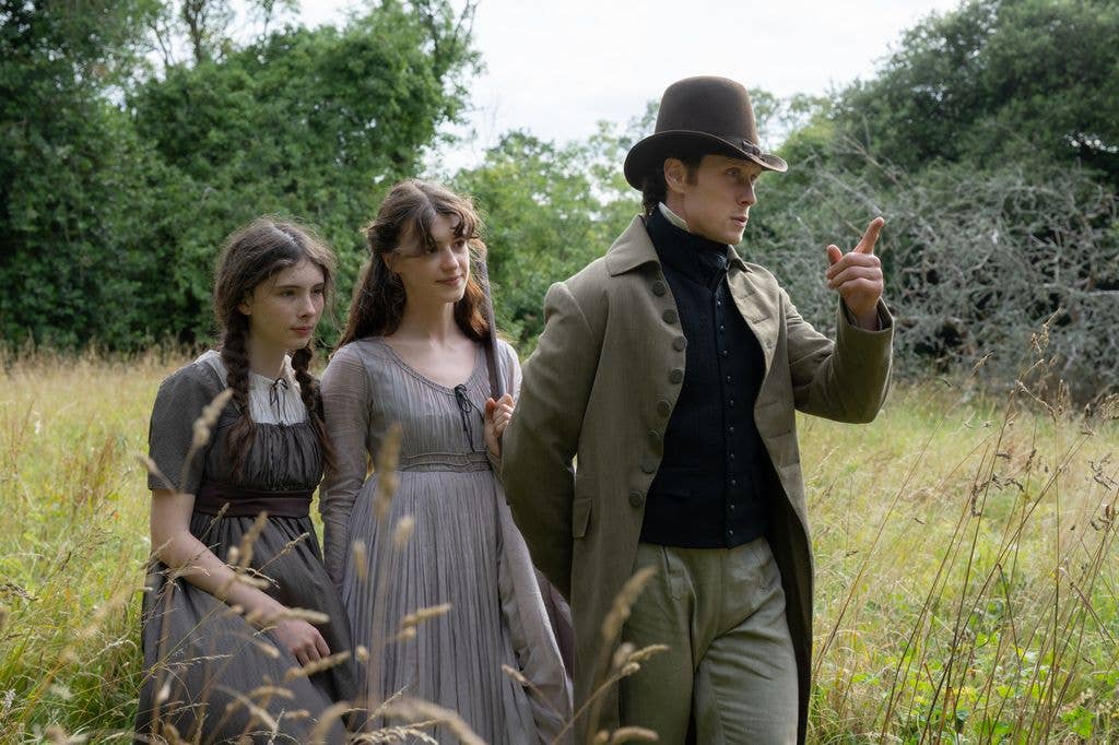 Bodhi Rae Breathnach stars as Margaret Dashwood, Daisy Edgar-Jones as Elinor Dashwood and George MacKay as Edward Ferrars in SENSE and SENSIBILITY
