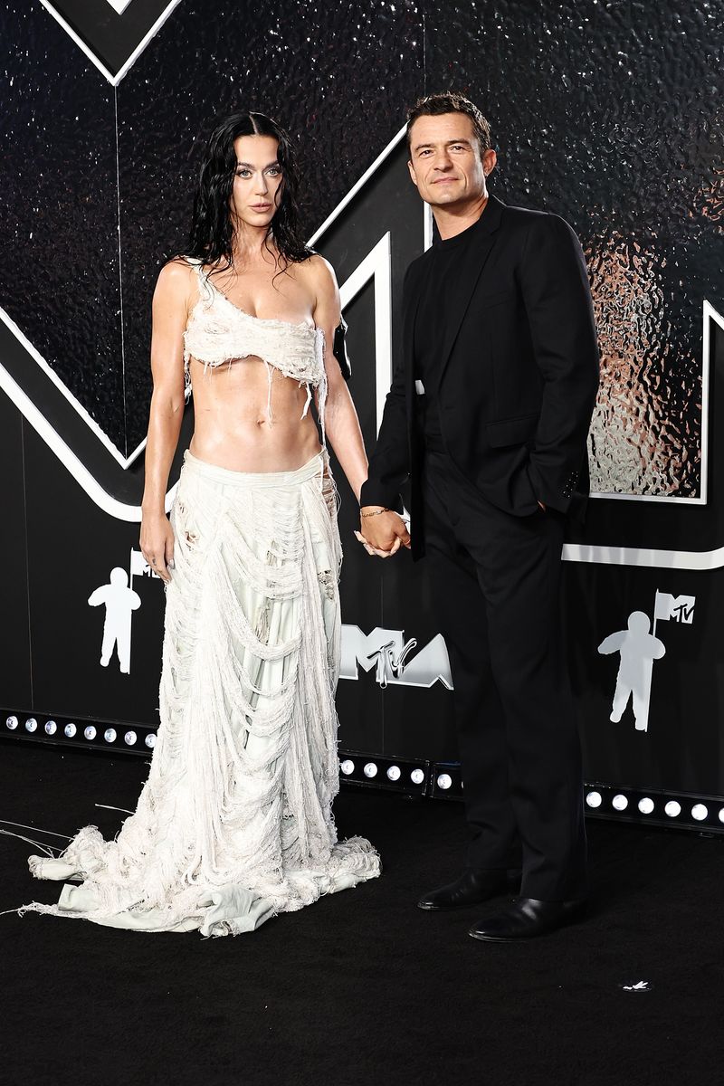  Katy Perry and Orlando Bloom co-parent daughter Daisy