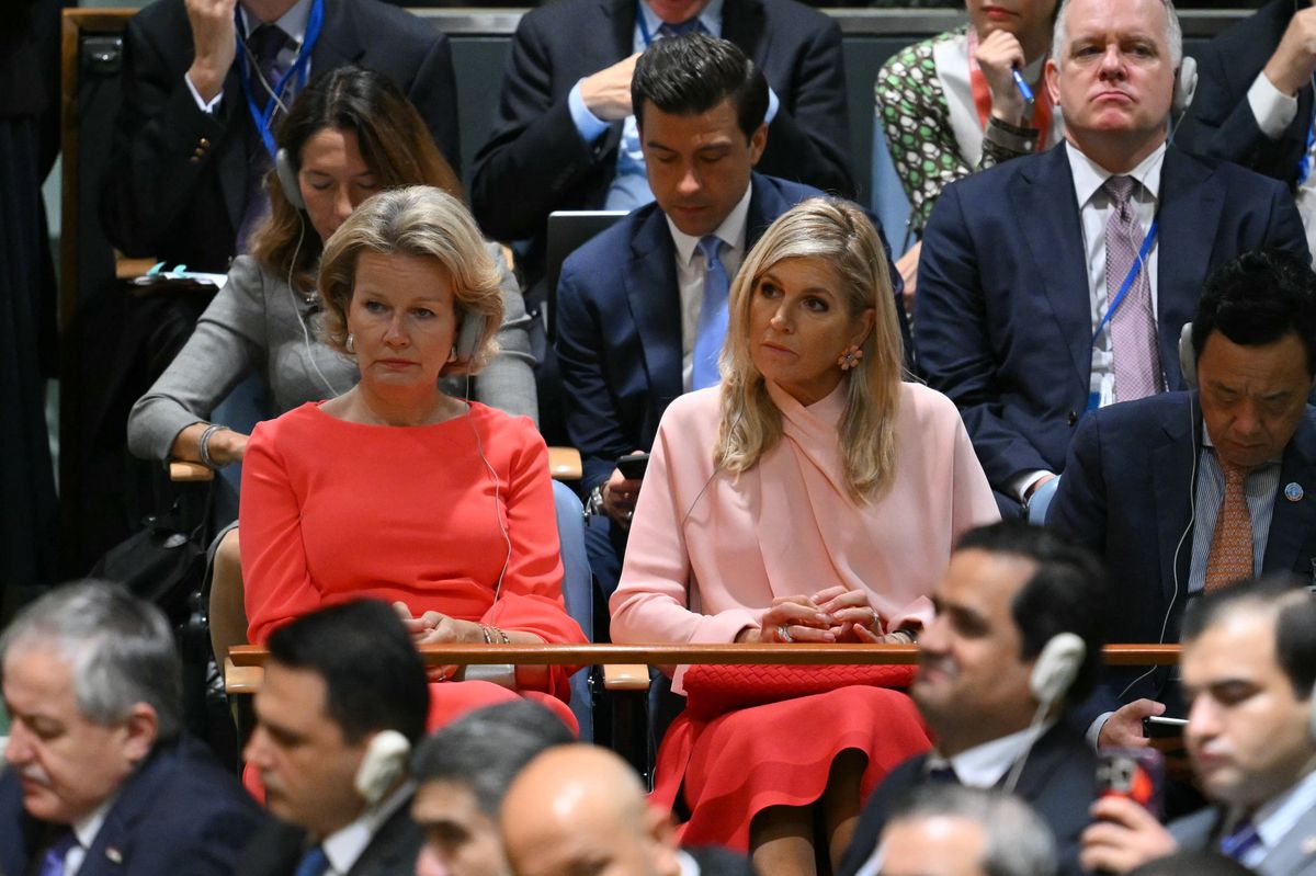 Queen Mathilde and Queen Máxima of the Netherlands had an unexpectedly coordinated fashion moment at the United Nations in New York.