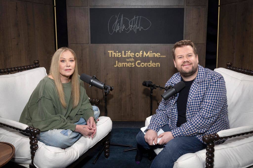 christina applegate microphone
