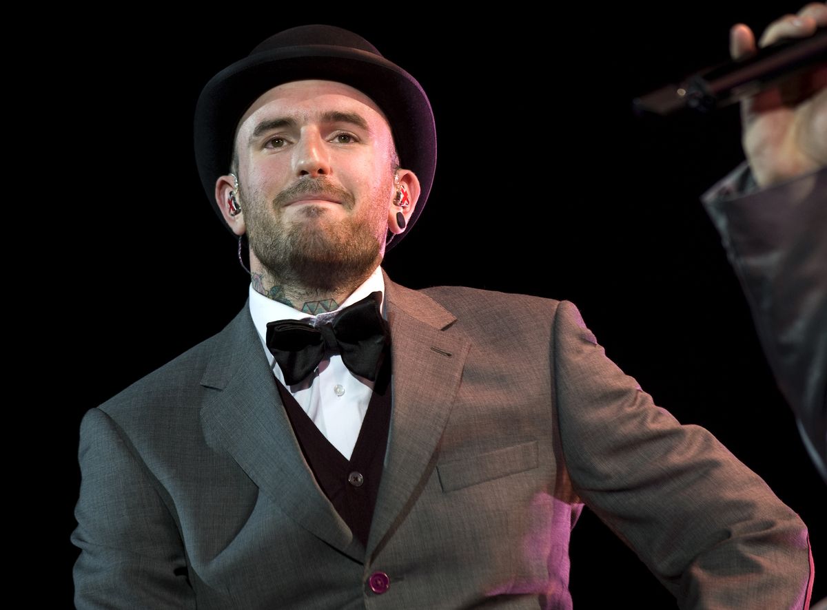 Ben Saunders performs live on stage at the Gelredome in Arnhem, Netherlands