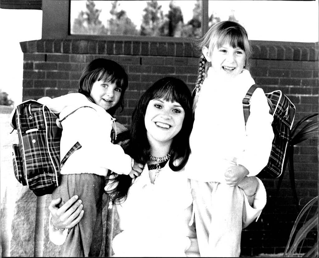 Melanie with her two Children Jeordie (2), left, and Leilah (3).  American singer Melanie arrived in Australia today for a tour. Along with her group, Melanie brought her husband, who is also her manager, and their two children. May 29, 1977.