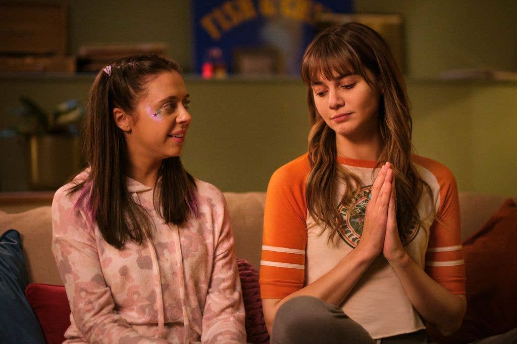 Birdy (BEL POWLEY), Maggie (EMMA APPLETON) in Everything I Know About Love