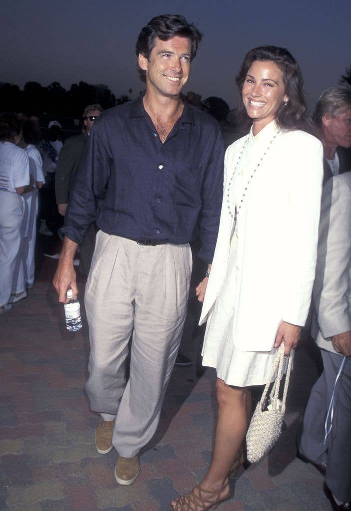 pierce brosnan and keely shaye holding hands 1995