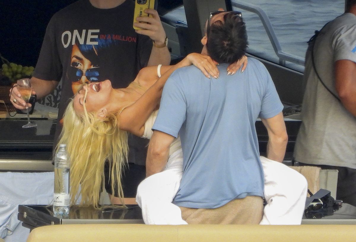 Christina Aguilera and her partner Matthew Rutler packed on the PDA