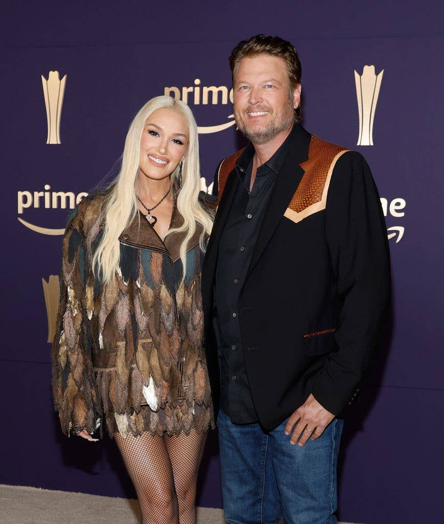 gwen stefani blake shelton red carpet