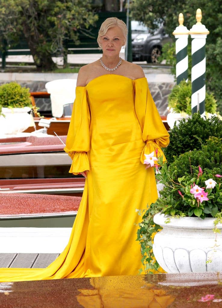 pamela anderson yellow gown venice