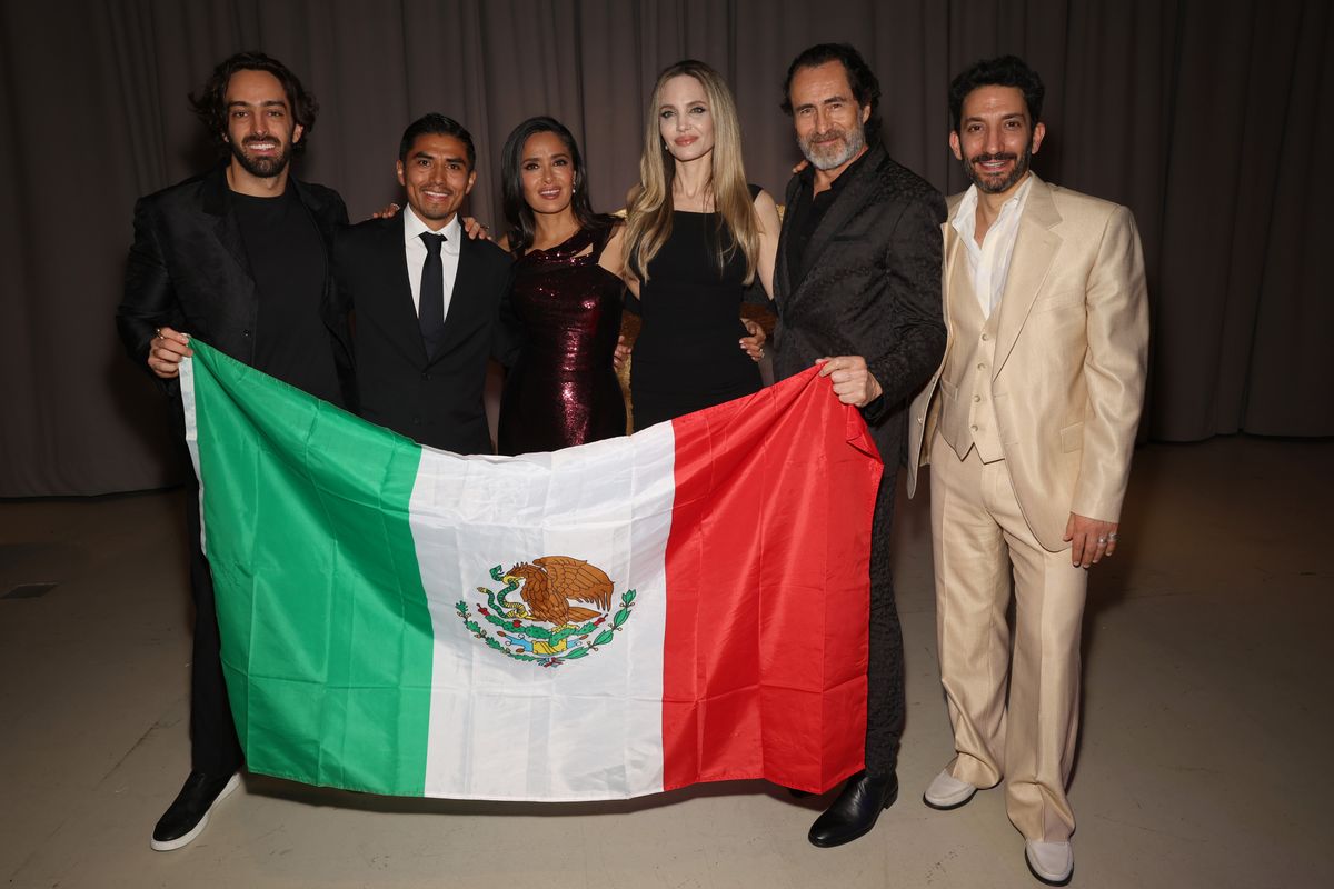 (L-R) Patricio José, Jorge Antonio Guerrero, Salma Hayek, Angelina Jolie, Demián Bichir and Juan Gervasio MinujÃn attend the premiere of "Without Blood" during the 2024 Toronto International Film Festival at TIFF Lightbox on September 08, 2024 in Toronto, Ontario. (Photo by Monica Schipper/EveryStory2024/Getty Images)